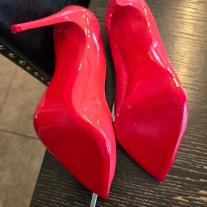 Christian Louboutin hot pink patent Pumps  size 39.5